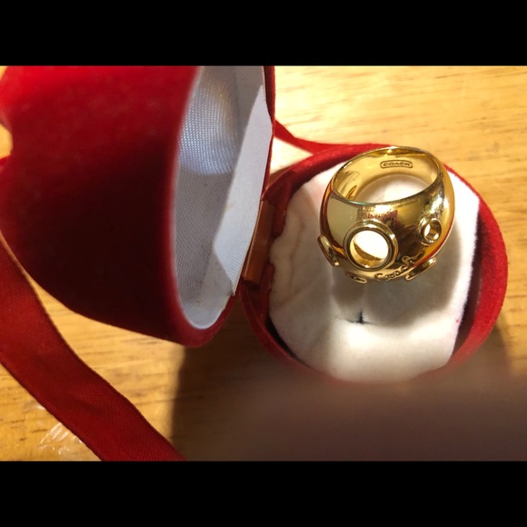 Coach Ring - Picture 1 of 3